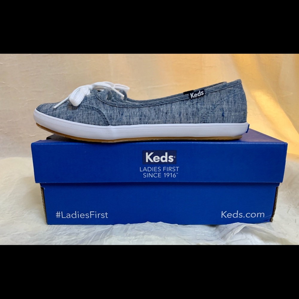 Keds NWOT. Women’s Teacup Chambray Sneakers. Size 7.